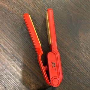 CHI mini straightening iron